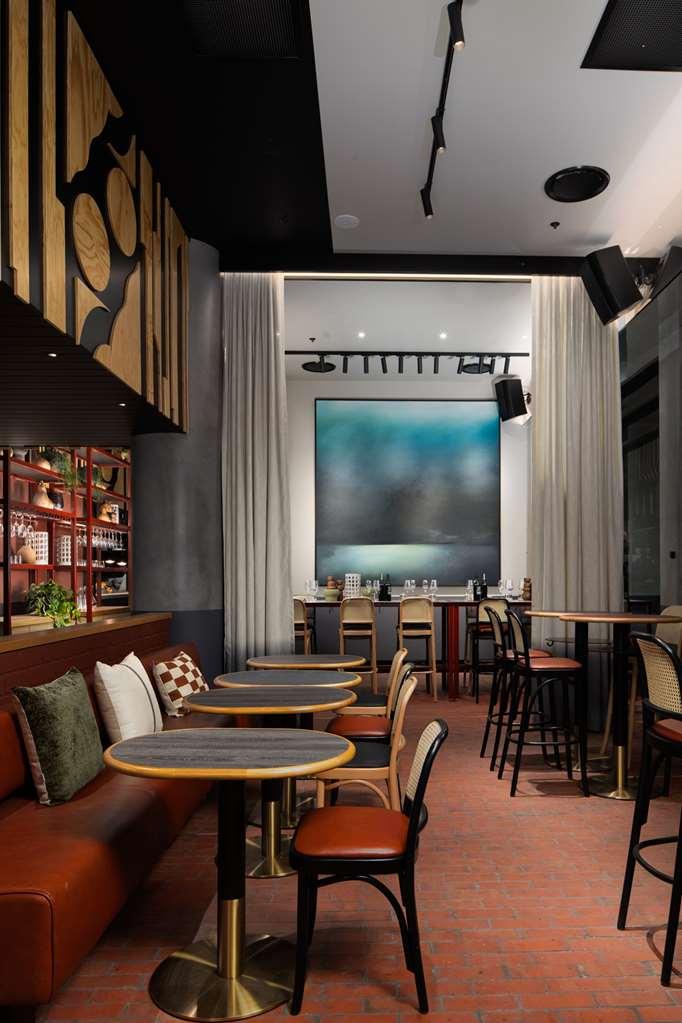Qt Newcastle Hotel Ресторант снимка Interior of the restaurant